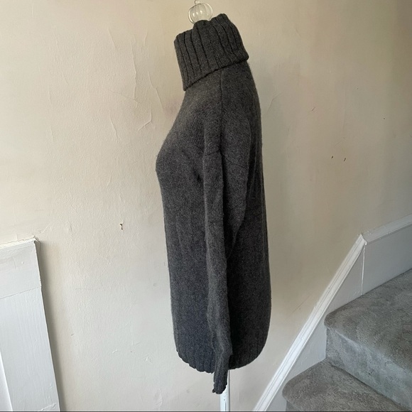 Theory 'Lanola' Gray Cashmere Turtleneck Sweater Size XS - Picture 6 of 12